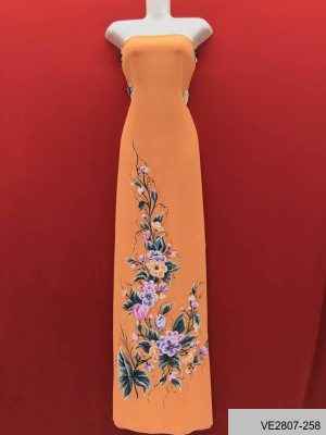 1635830092 vai ao dai ve dep (6)